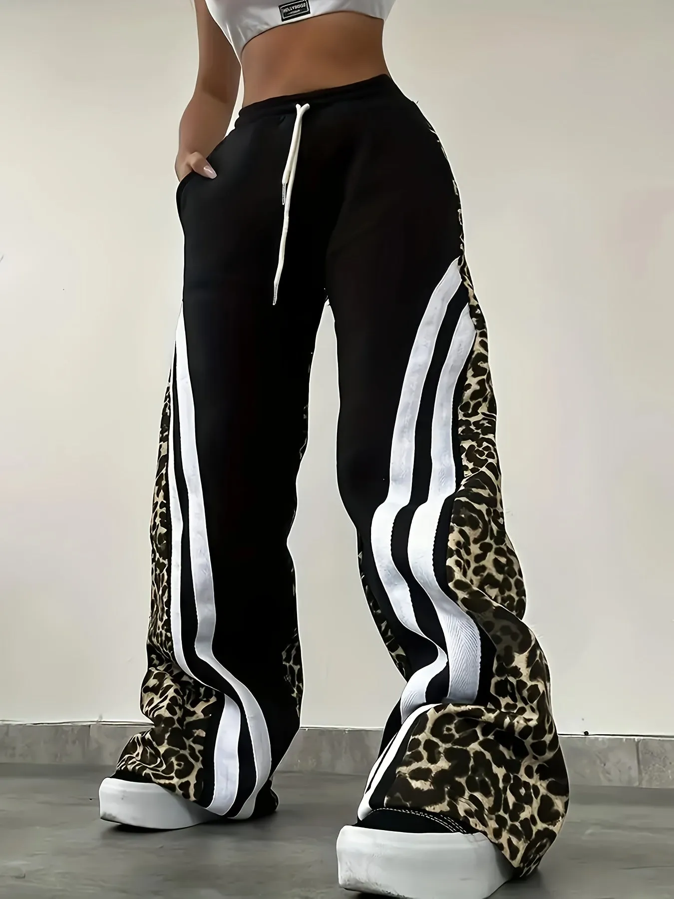1pc Women'S Leopard Print Joggers, Casual Knit Polyester Straight Leg Sweatpants, All-Season Comfort Fit Pants for Adult