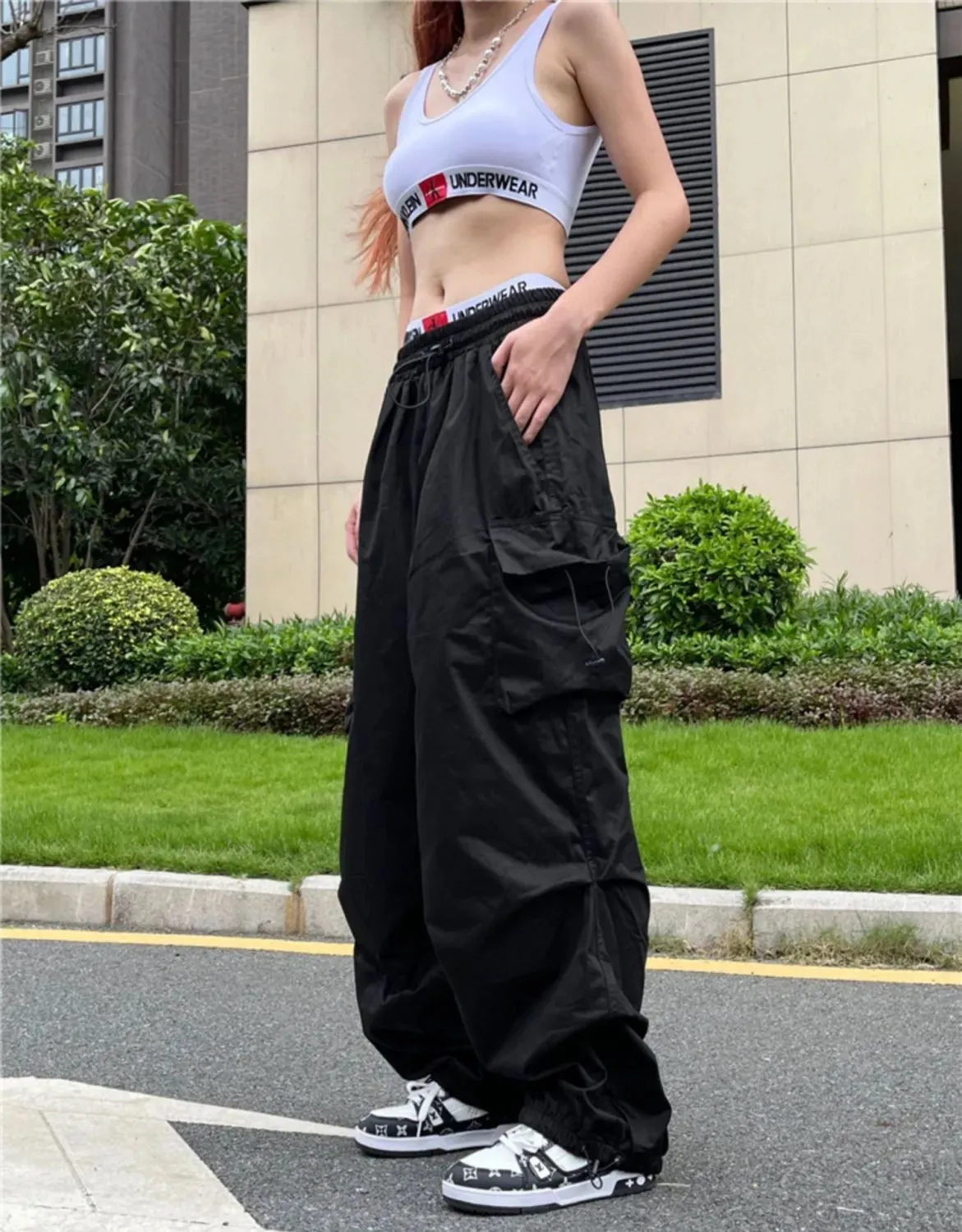 Bonnyshow Y2K Parachute Black Pants Women Hippie Streetwear Oversize Pockets Cargo Trousers Harajuku Wide Leg Baggy Sweatpants