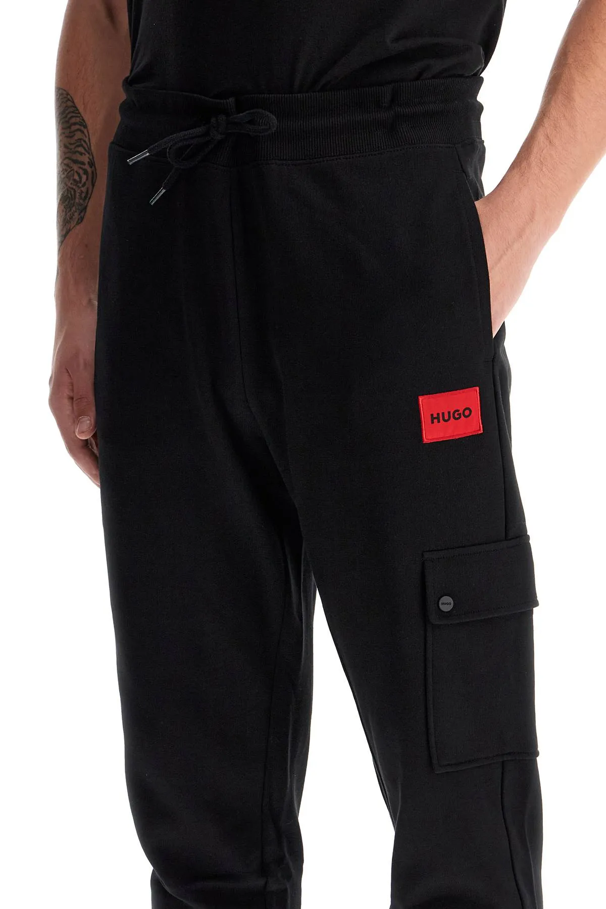 cotton joggers with cargo pocket.