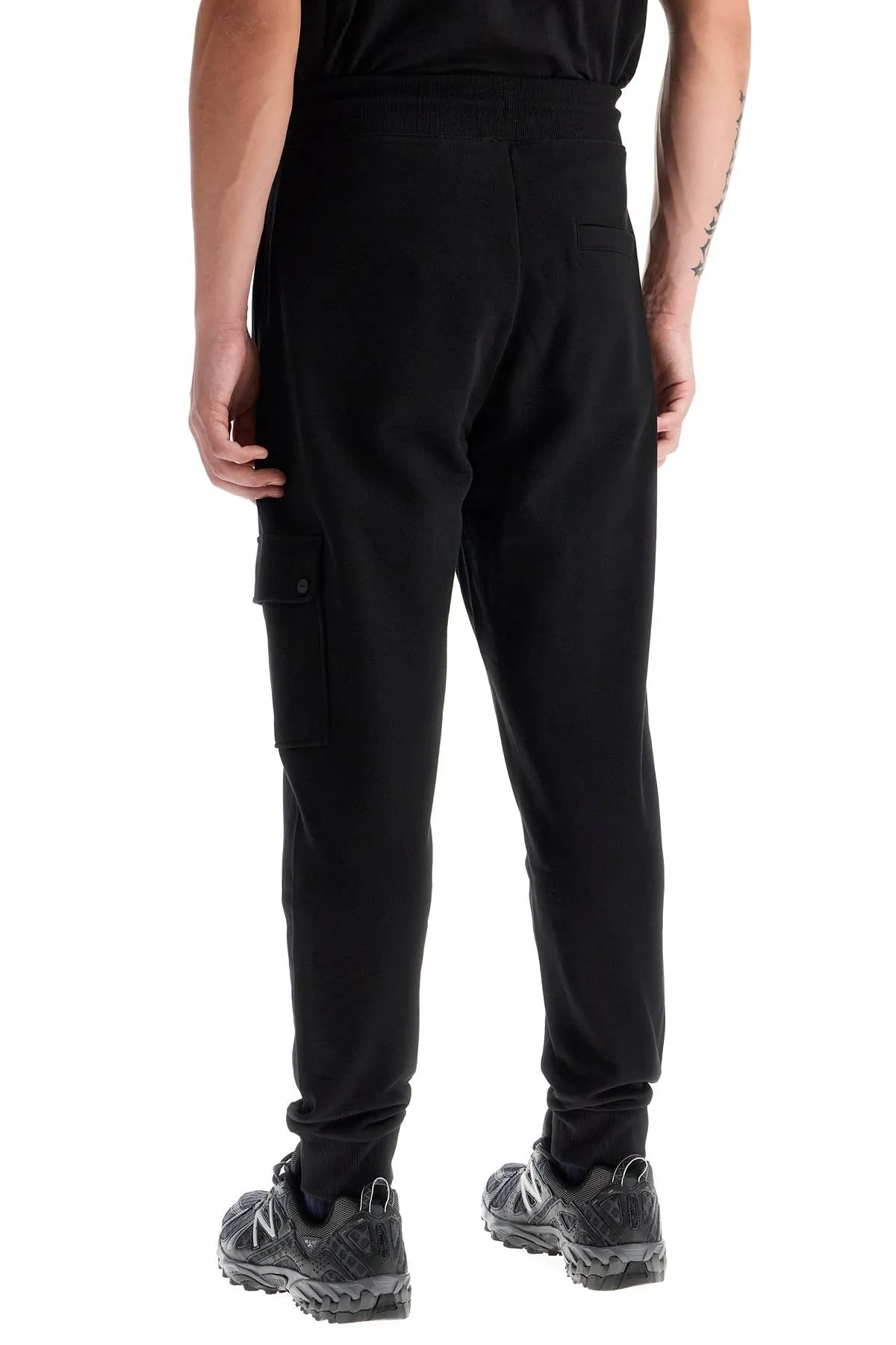 cotton joggers with cargo pocket.