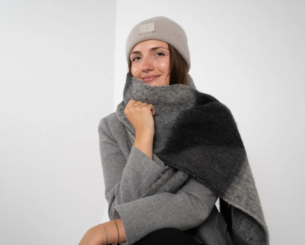 Hey Beanie & Cozy Scarf - Black / Black